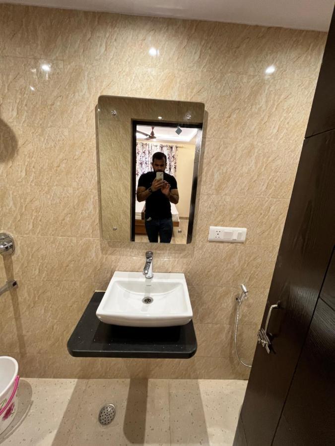 Hotel Mahalaxmi Deluxe Neu-Delhi Exterior foto