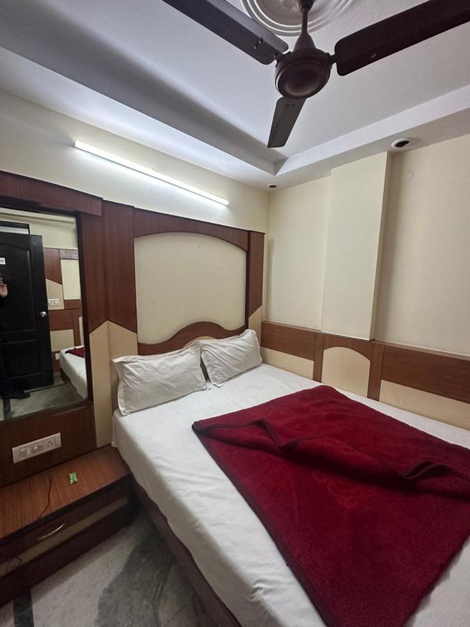 Hotel Mahalaxmi Deluxe Neu-Delhi Exterior foto