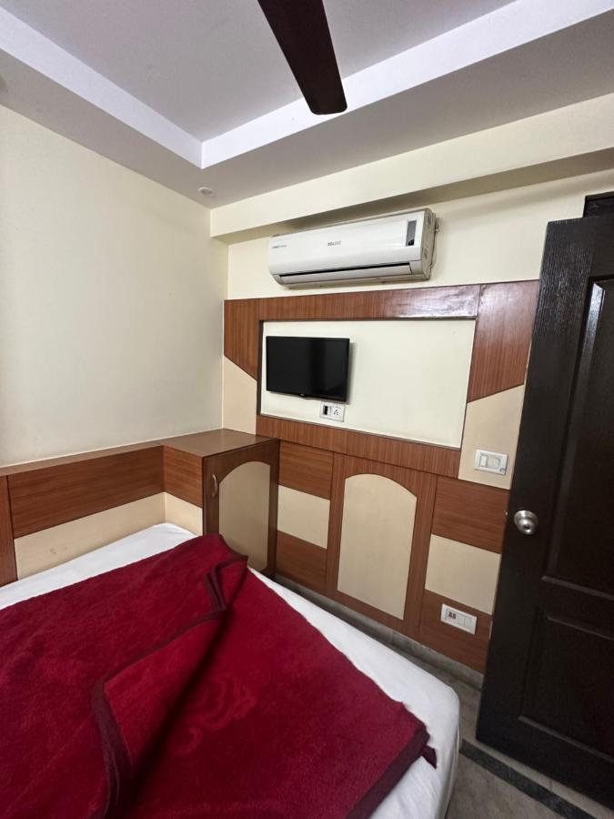 Hotel Mahalaxmi Deluxe Neu-Delhi Exterior foto