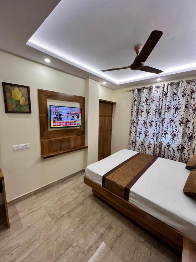 Hotel Mahalaxmi Deluxe Neu-Delhi Exterior foto